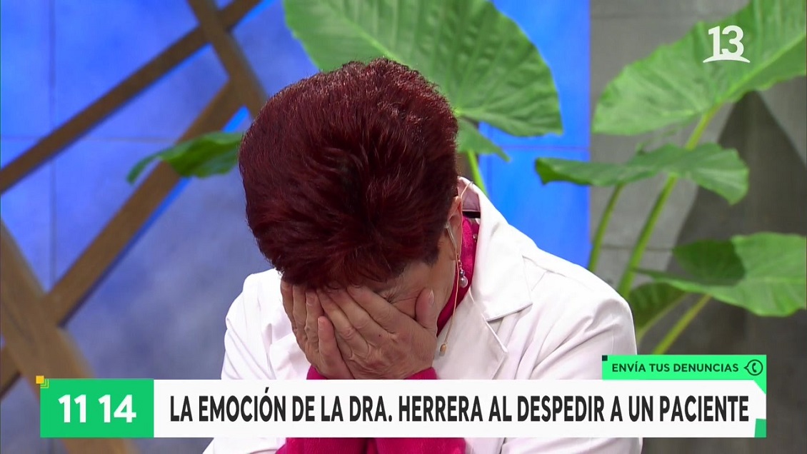 Doctora Herrera se emocionó en vivo y fue sorprendida por su marido en 