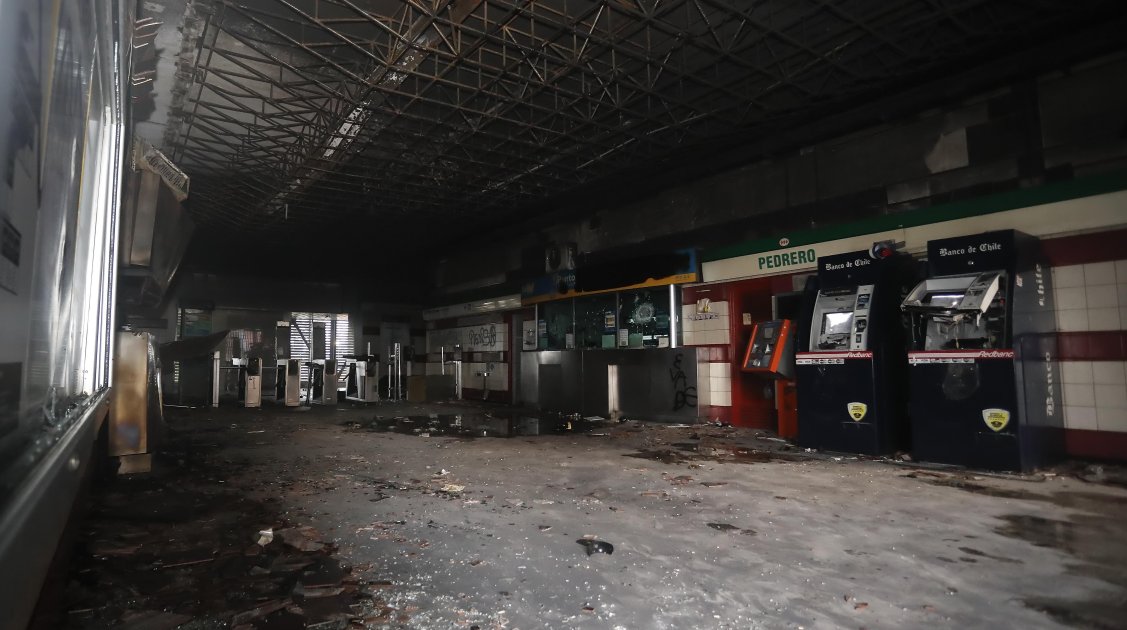 Fiscalía pide 20 años de cárcel para imputado por incendio en estación Pedrero del Metro