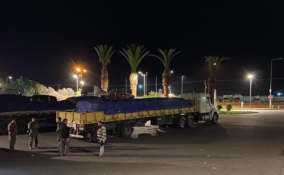 La Serena: Dos ladrones fueron sorprendidos infraganti arriba de un camión de carga