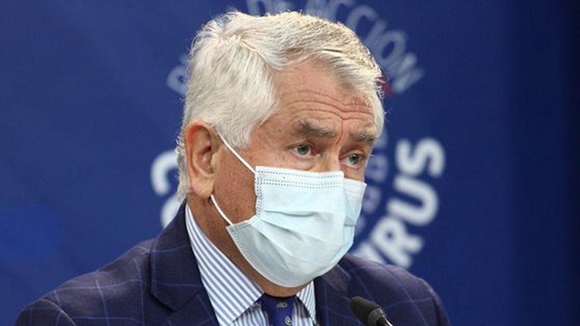 Ministro Paris y posible cambio de estrategia: 