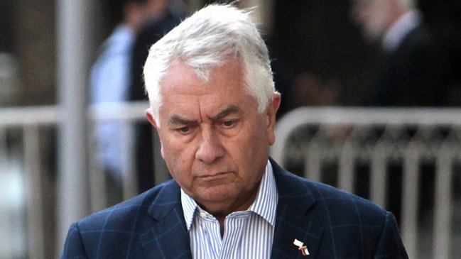 Ministro Enrique Paris anunció querella por 