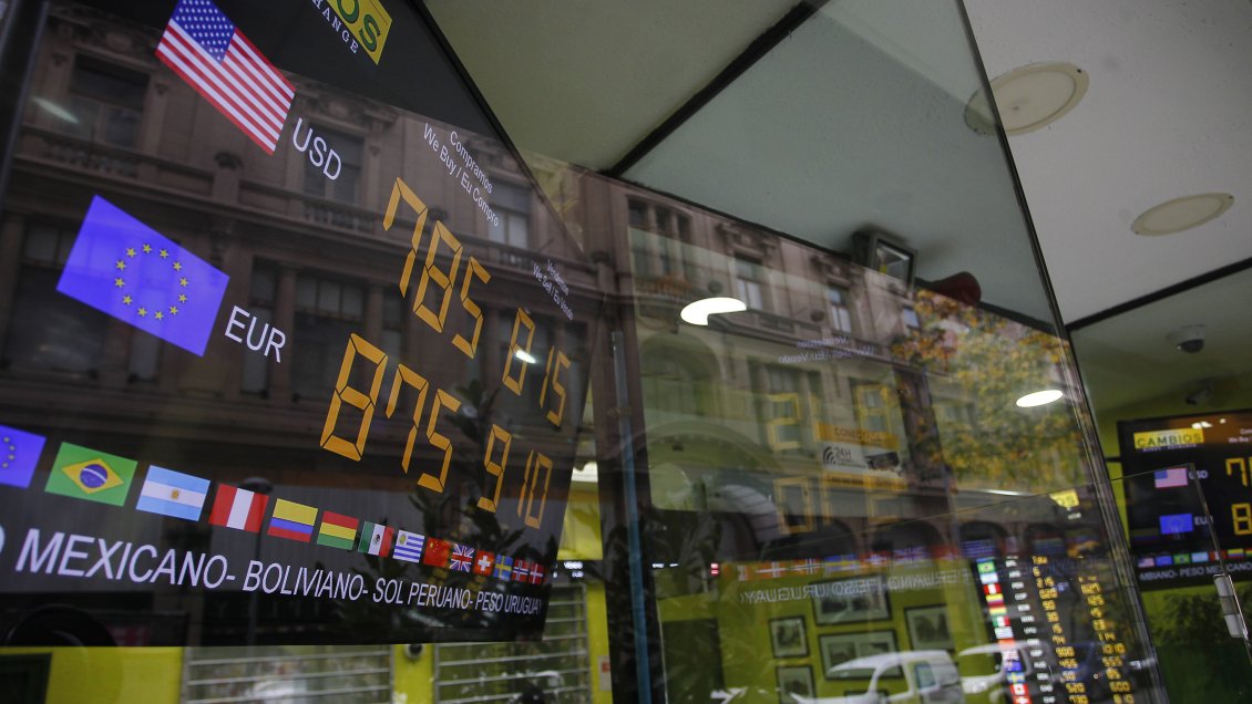 Economistas advirtieron una alta incertidumbre y volatilidad ante eventual segunda ola de Covid-19