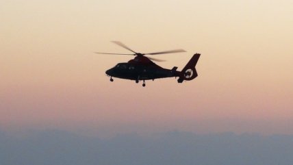 Rescatan a cuatro personas que quedaron atrapadas en playa cercana a Caleta Camarones