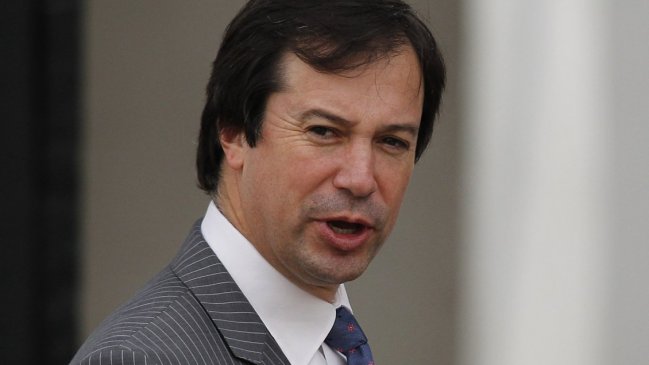 Ministro de Economía: Postnatal de emergencia es 