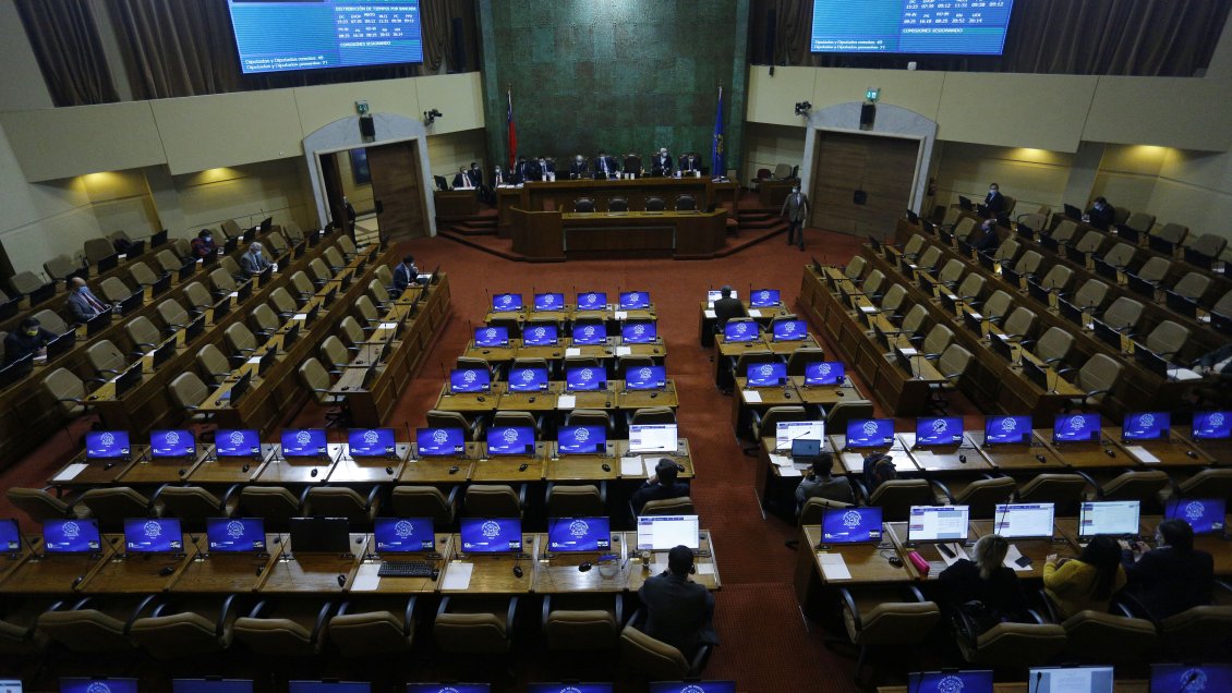 Cámara aprobó en general proyecto de apoyo a trabajadores a honorarios