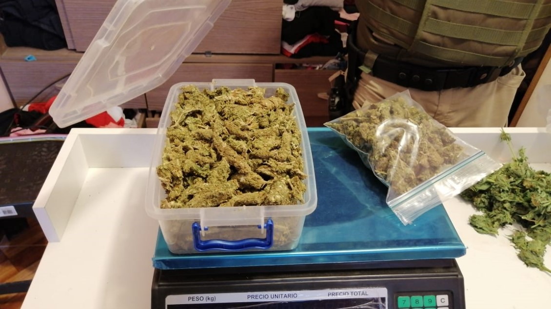 Detienen a pareja que se dedicaba a vender drogas a domicilio en Arica