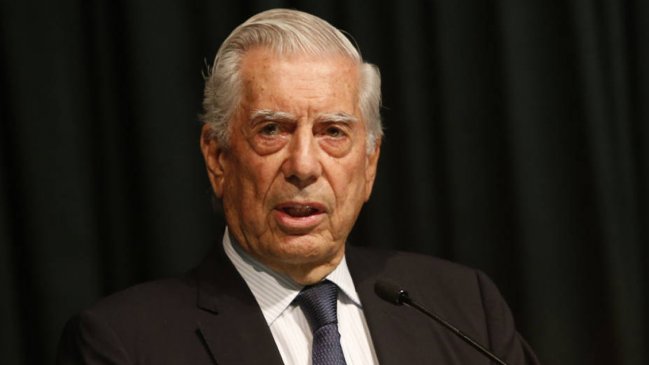  Vargas Llosa: Los políticos no han estado a la altura del desafío de la pandemia  
