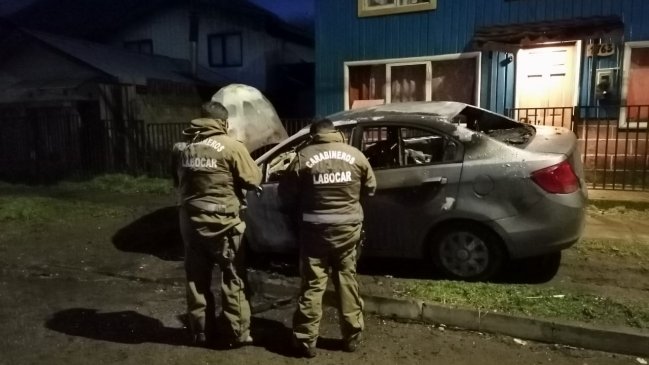Carabineros investiga incendio que afectó a un vehículo en Coyhaique