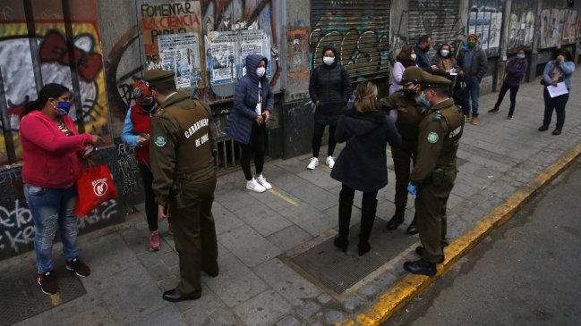 Feriante del Mercado Cardonal con Covid-19 fue sorprendida en el centro de Valparaíso