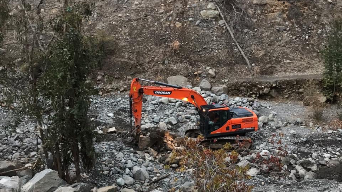 Autoridades fiscalizan obras que buscan evitar aluviones en la Región Metropolitana