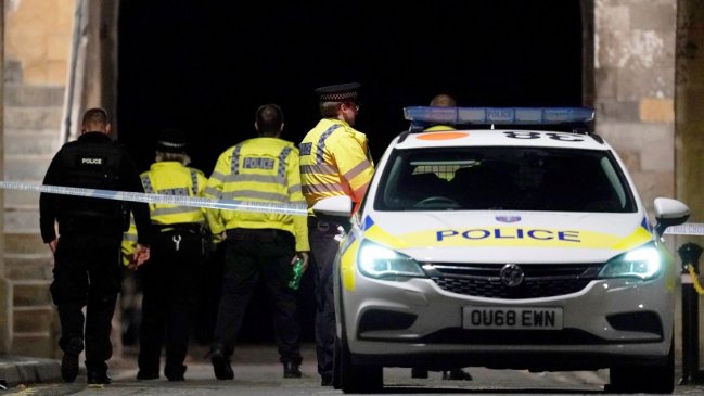 Al menos tres muertos dejó apuñalamiento múltiple en el sur de Inglaterra