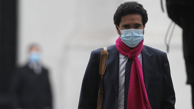 Economía: Briones proyecta caídas 