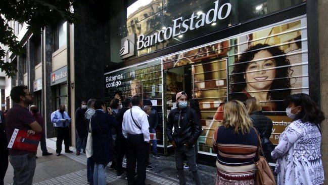 BancoEstado amplió horario de funcionamiento para reducir aglomeraciones