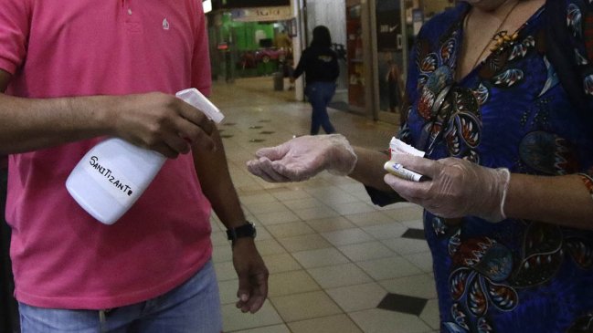 PDI decomisó alcohol gel irregular que era usado en un Banco Estado de Temuco