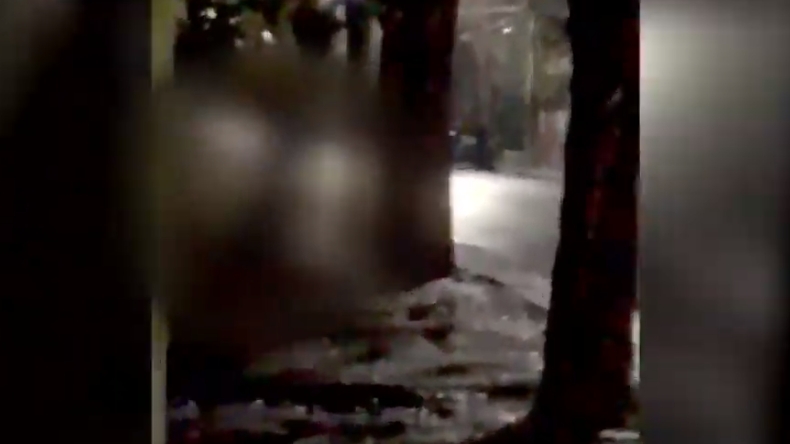 Registran brutal agresión a mujer en toque de queda en Recoleta