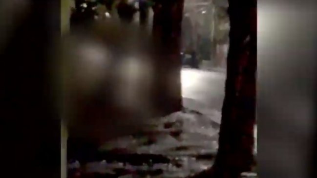 Registran brutal agresión a mujer en toque de queda en Recoleta