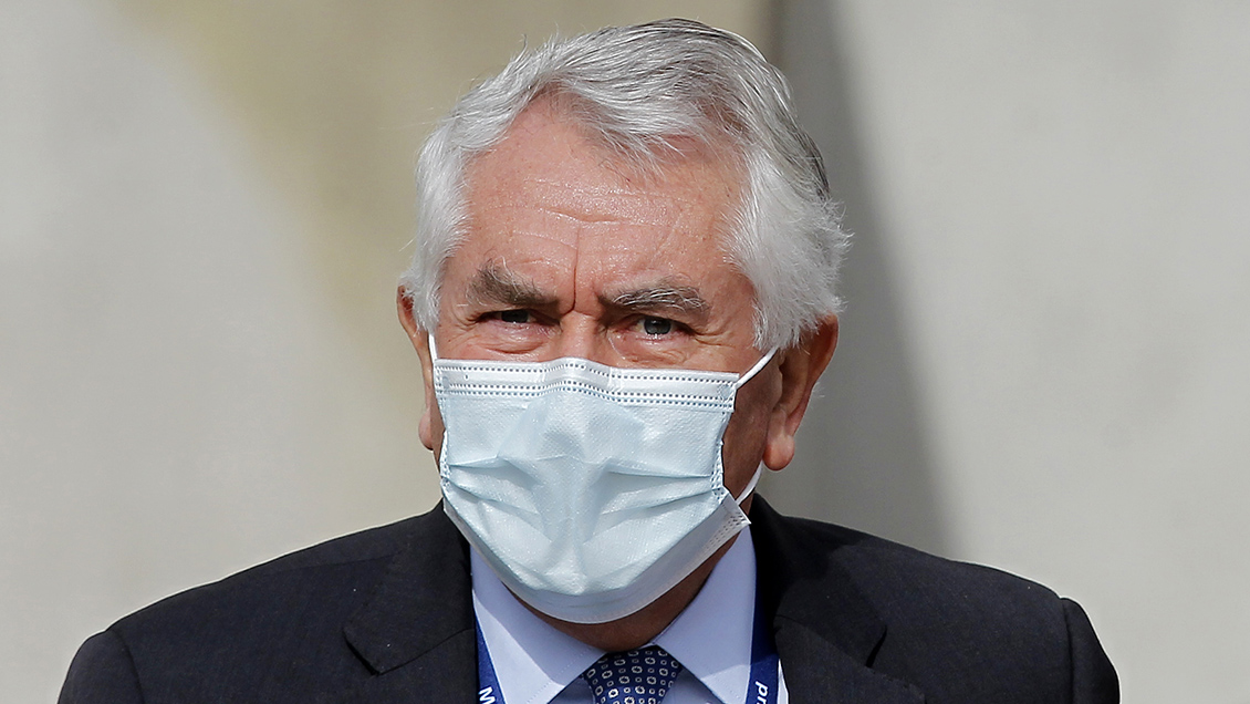 Postnatal de emergencia: Paris se ofrece de interlocutor, pero defiende proyecto del Gobierno