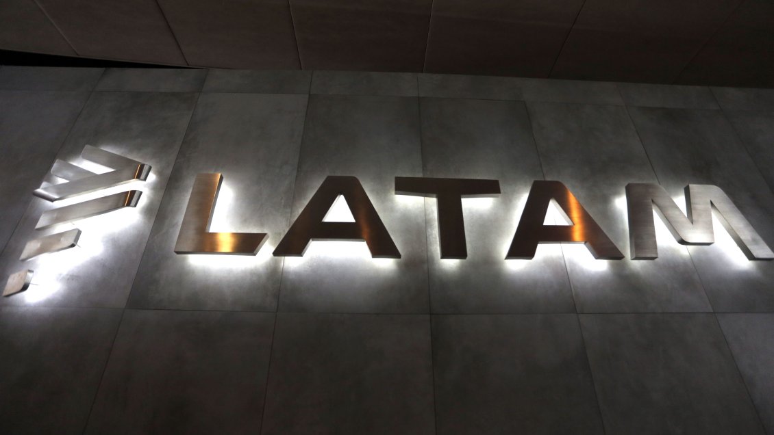 Latam desvinculó a 400 trabajadores y suma 4.000 despidos durante la pandemia