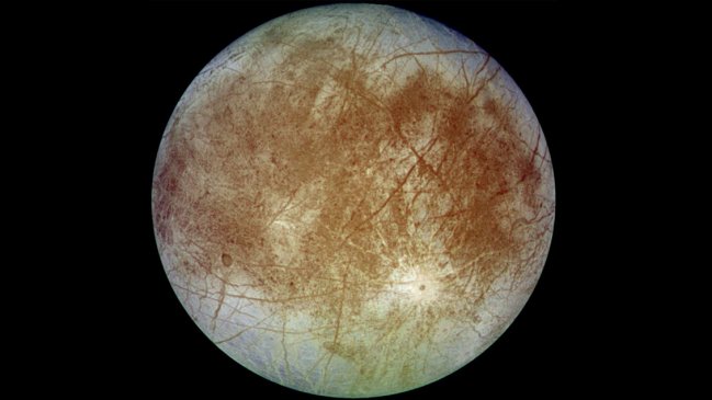 Nuevo estudio respalda que Europa, una de las lunas de Júpiter, podría ser habitable