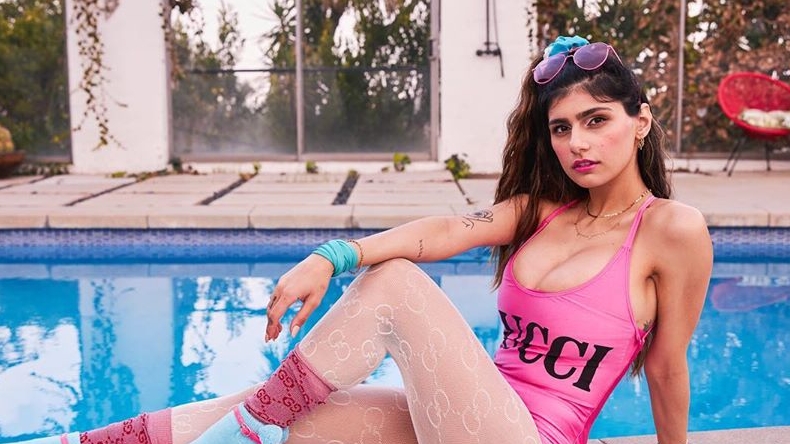 Fans del K-Pop se unieron a Mia Khalifa en guerra contra gigantes del porno