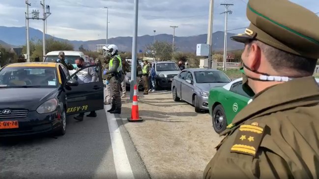 Carabineros detuvo a hombre que viajaba en maletero de un taxi por la Ruta 68