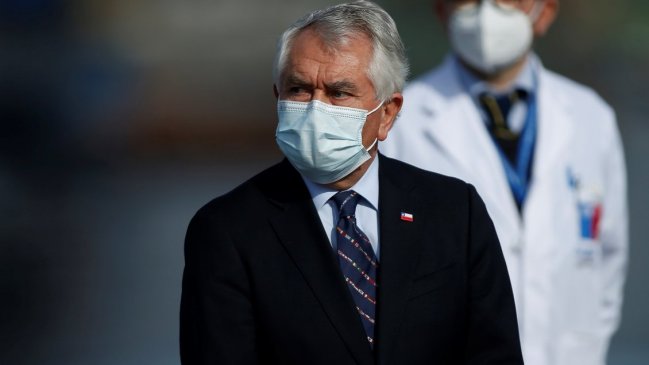 Ministro Paris: Todos se han equivocado cuando vaticinan el peak de casos