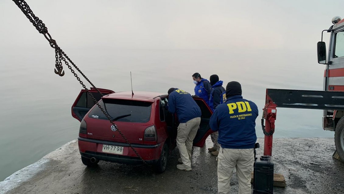 Ahogados dentro de un auto y al fondo de un canal hallaron a dos desaparecidos