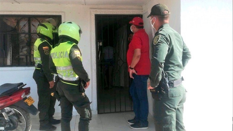 Alcalde entregó a su hijo y a un sobrino por violar la cuarentena en Colombia