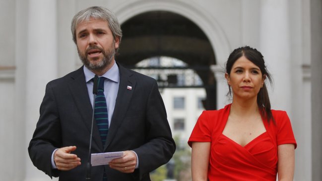 Ministro Blumel respaldó a subsecretaria ante querella por licitación de cámaras de Carabineros