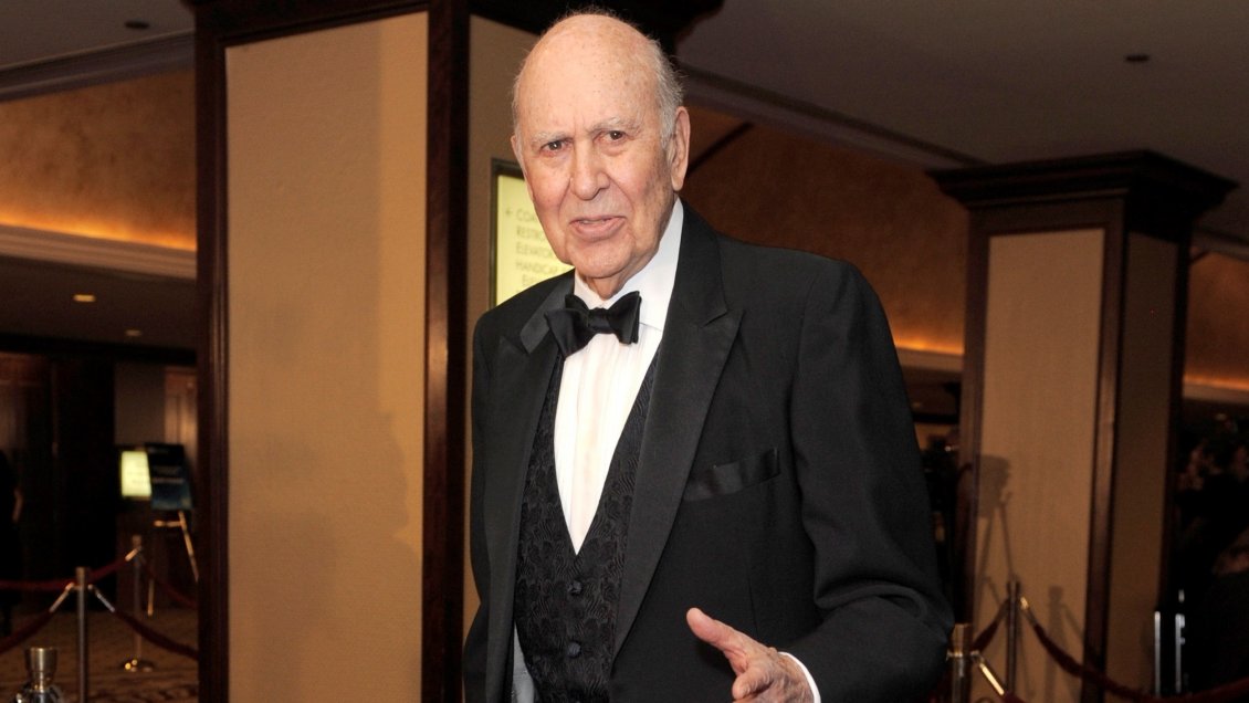 Legendario comediante Carl Reiner muere a los 98 años