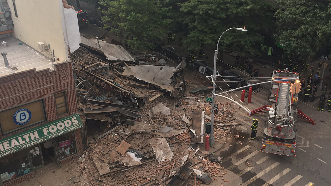 Edificio se derrumbó en barrio residencial de Nueva York
