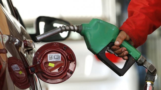 Precios de las bencinas cumplen 17 semanas de caídas: Ya han bajado 120 pesos