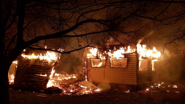 Tres cabañas de veraneo resultaron completamente quemadas en Cañete