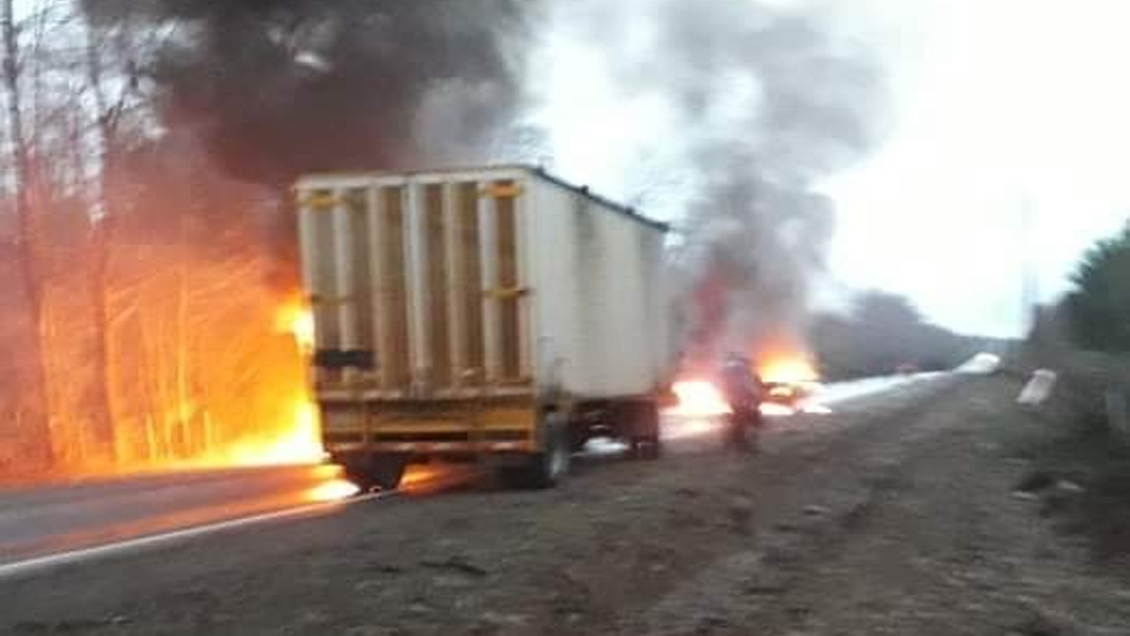 Nuevo ataque incendiario en La Araucanía: Queman vehículos y maquinaria en Collipulli