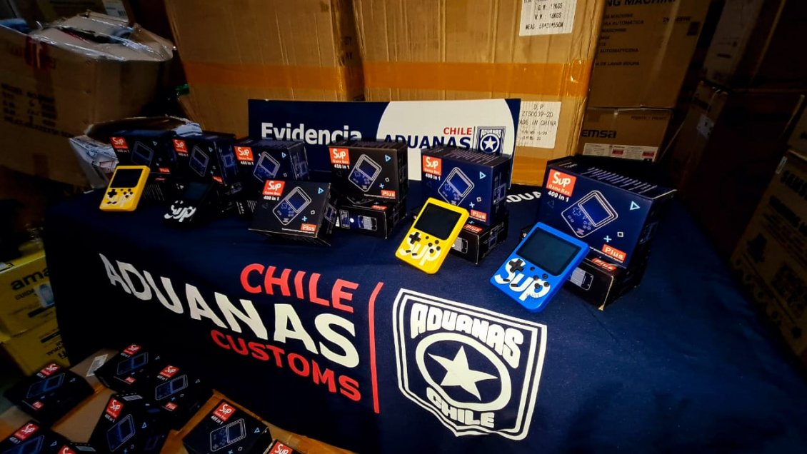 Aduanas decomisó dos mil consolas de videojuegos falsificadas en la Zona Franca de Punta Arenas