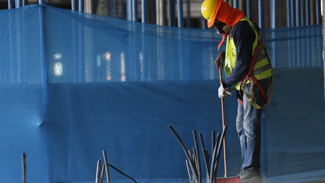 Carabineros detuvo a 10 personas por no tener permiso para trabajar en obra de la construcción