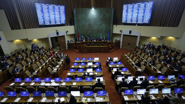 Oposición llama la derecha a 