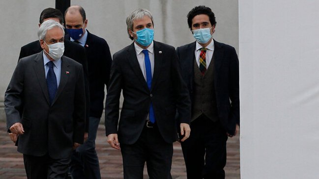 Gobierno planteó a Chile Vamos nuevas medidas de ayuda para la clase media