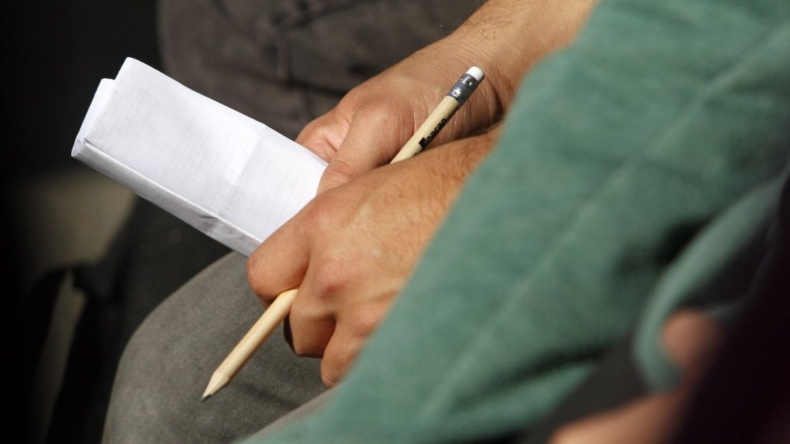 Neuropsiquiatra recomienda bajar carga académica de los cuartos medios durante cuarentena