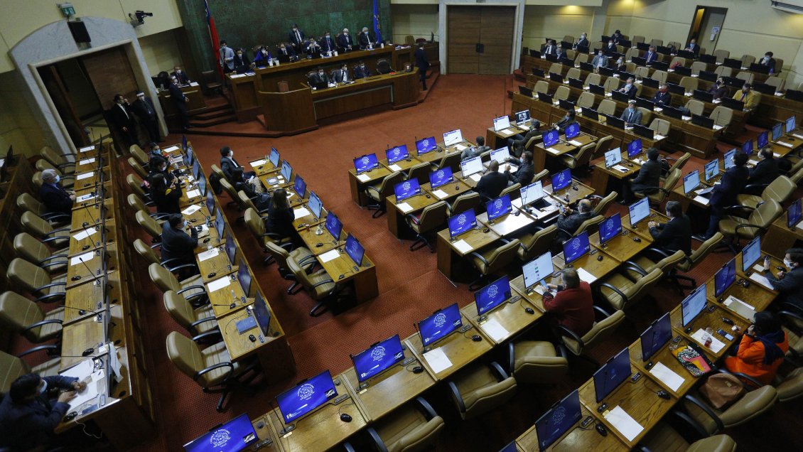 Diputados renuncian a la bancada de RN tras votación por el retiro de fondos de las AFP