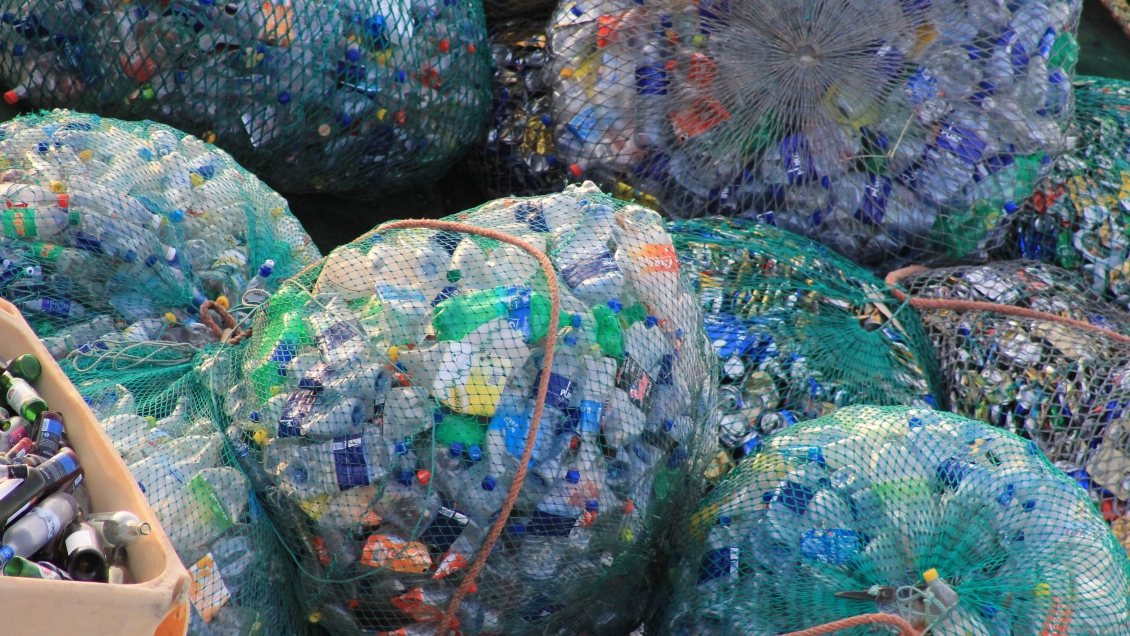 Senado aprobó proyecto que regula uso de plásticos desechables