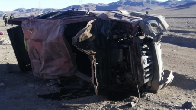 Volcamiento en Antofagasta dejó dos víctimas fatales y un lesionado