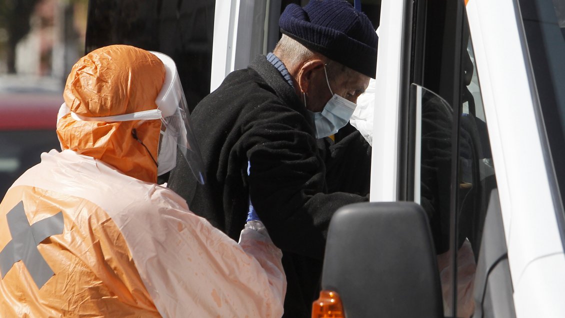 Quillota: Muertes por brote de Covid-19 en hogar de ancianos provocaron traslados