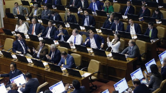 Bancada de diputados de RN ya suma ocho bajas tras votación por fondos de AFP