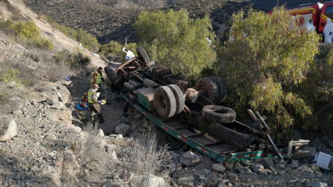 Camionero murió tras desbarrancar en ruta entre Coquimbo y Andacollo