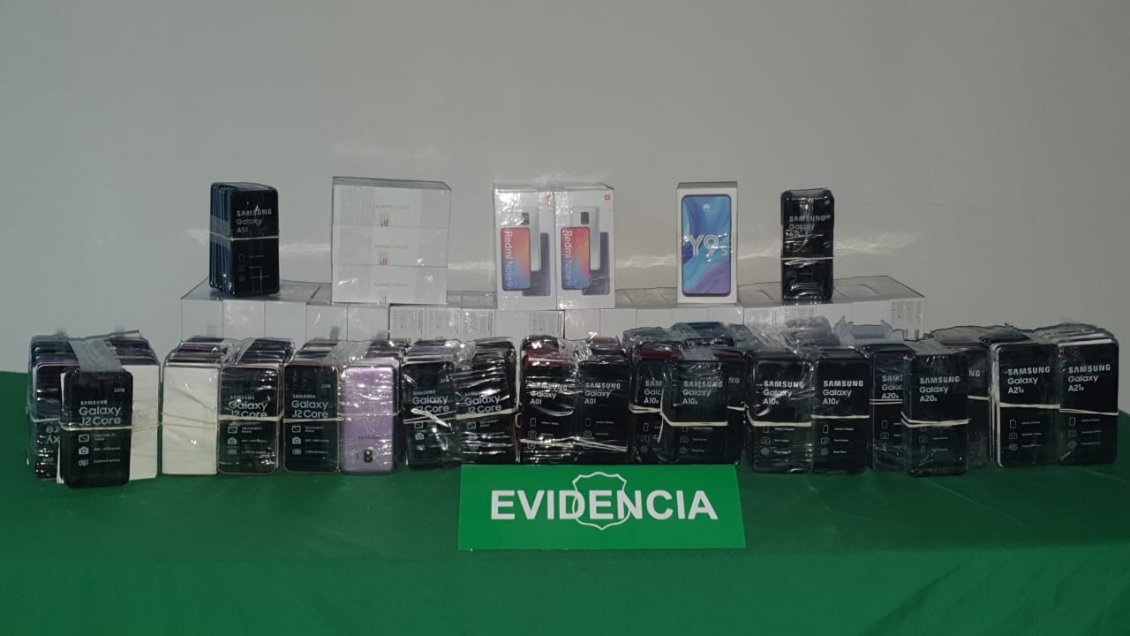 Iquique: Carabineros detuvo a banda sospechosa de robo y trafico de celulares
