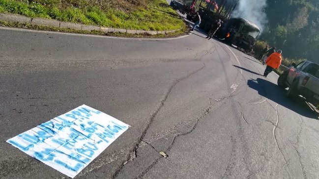 Dos camiones fueron quemados en Contulmo: Hubo disparos y se halló un lienzo