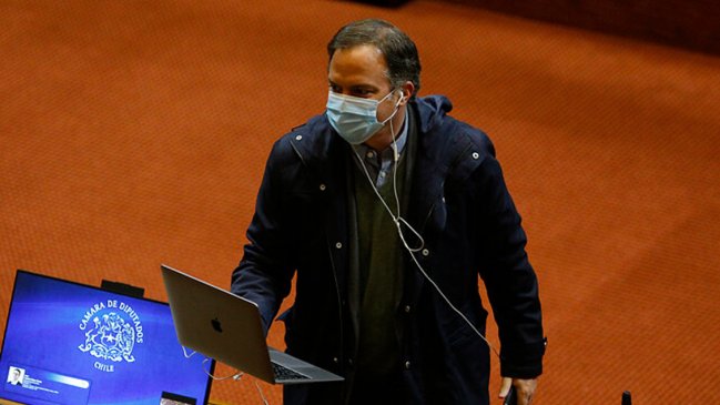 Walker: Estoy seguro de que habrá senadores oficialistas abiertos a aprobar retiro del 10%