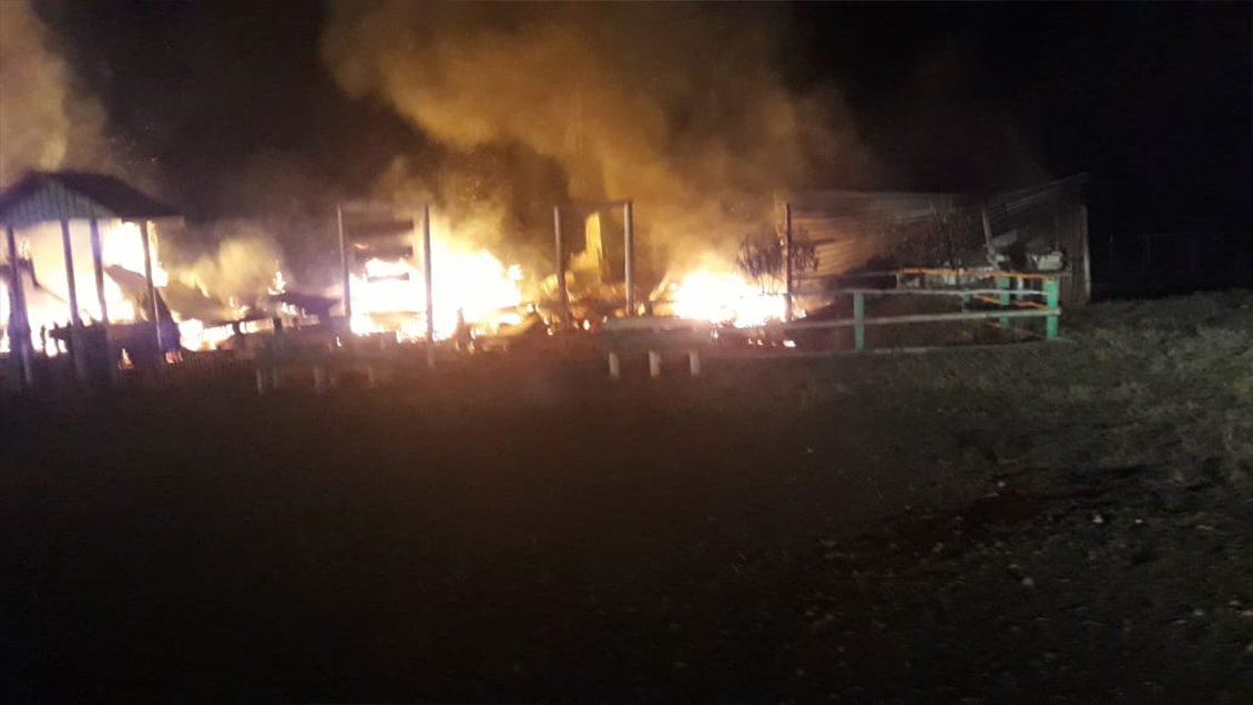 Escuela rural de Tirúa quedó completamente destruida tras incendio