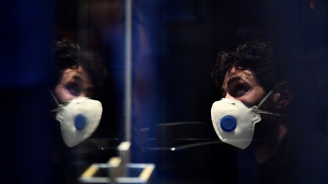 Experto británico anticipó rebrotes de coronavirus 